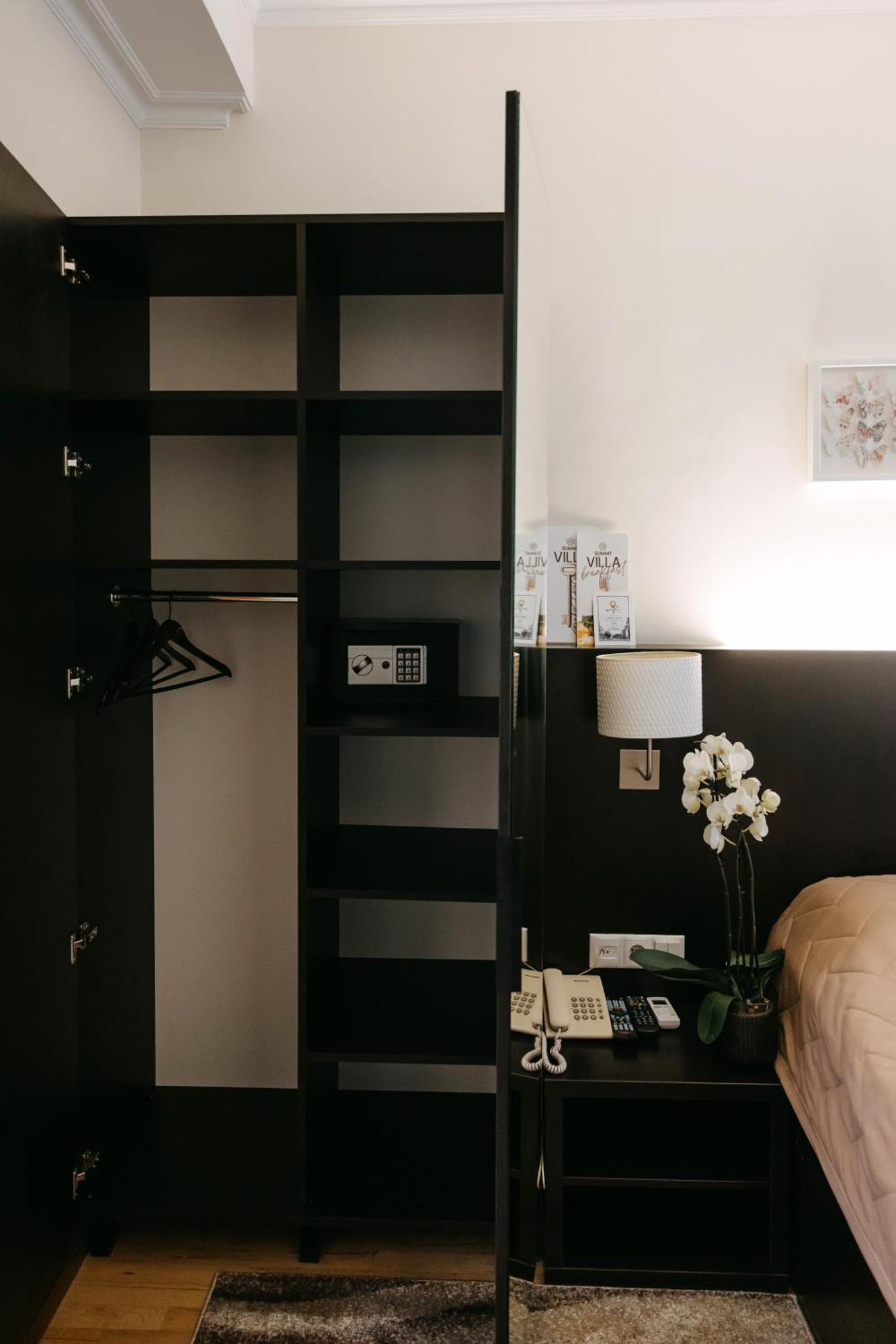 Summit Villa キシナウ エクステリア 写真