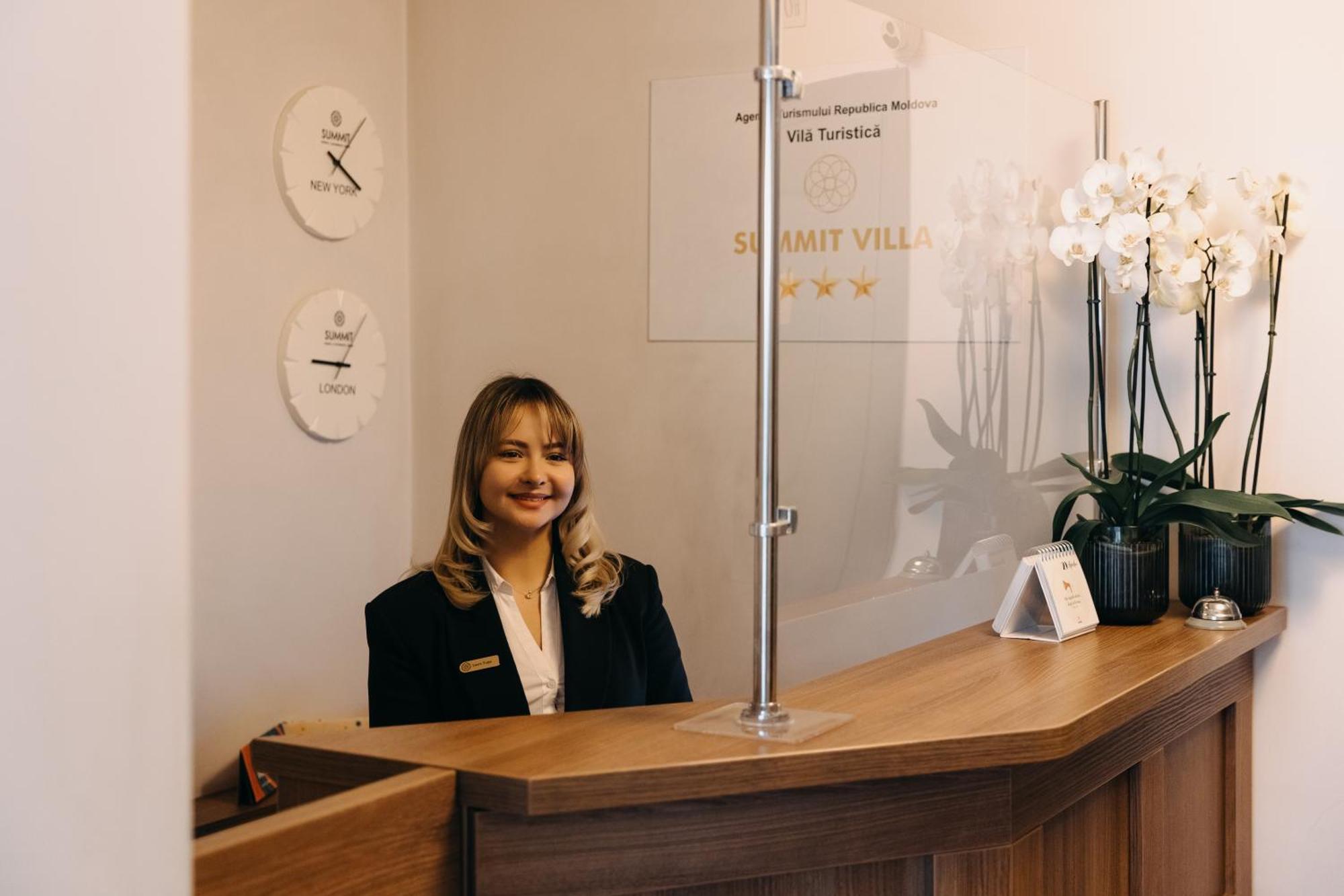 Summit Villa キシナウ エクステリア 写真