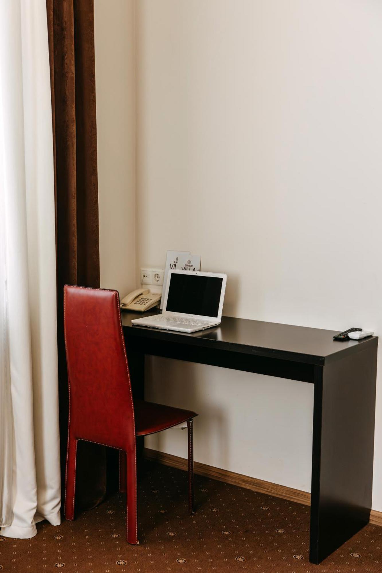 Summit Villa キシナウ エクステリア 写真