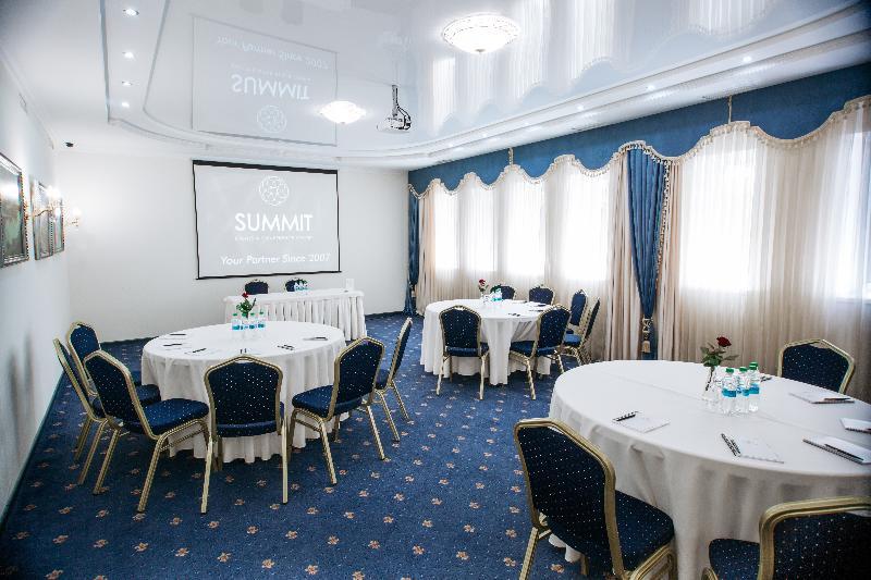 Summit Villa キシナウ エクステリア 写真